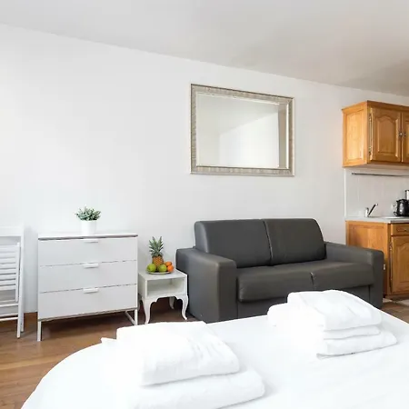 Latin Quarter Private Studio - 30 Nuits Min