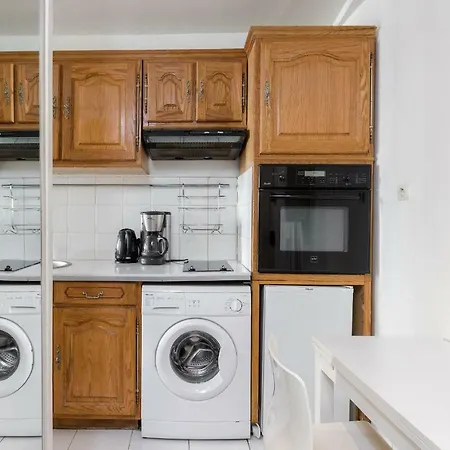 Latin Quarter Private Studio - 30 Nuits Min Апартаменты *
